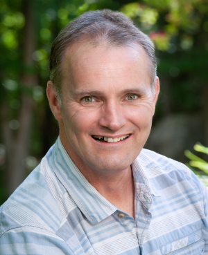 Portrait photo of Joe Lessard